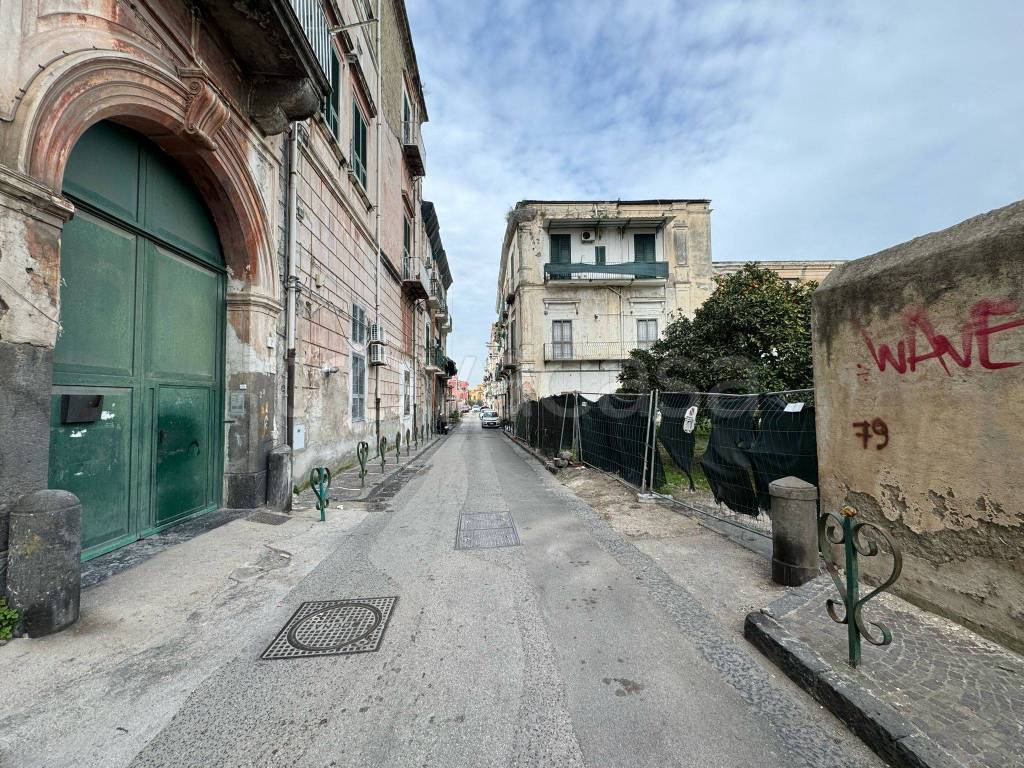 Appartamento in vendita a Napoli corso Sirena, 2