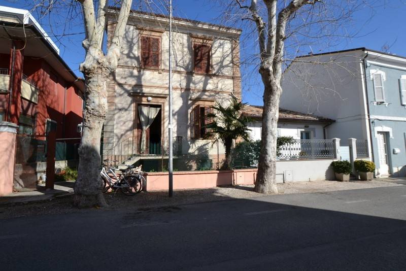 Casa Indipendente in vendita a Fano via Madonna Mare