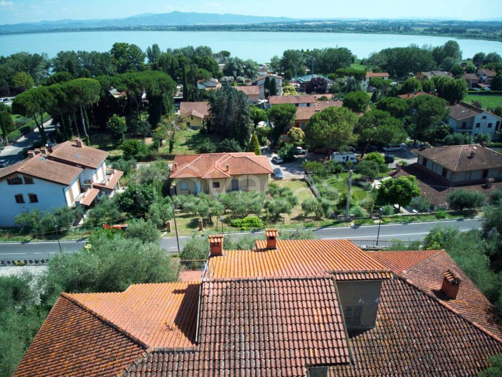 Villa in vendita a Castiglione del Lago via Giuseppe Garibaldi, 23