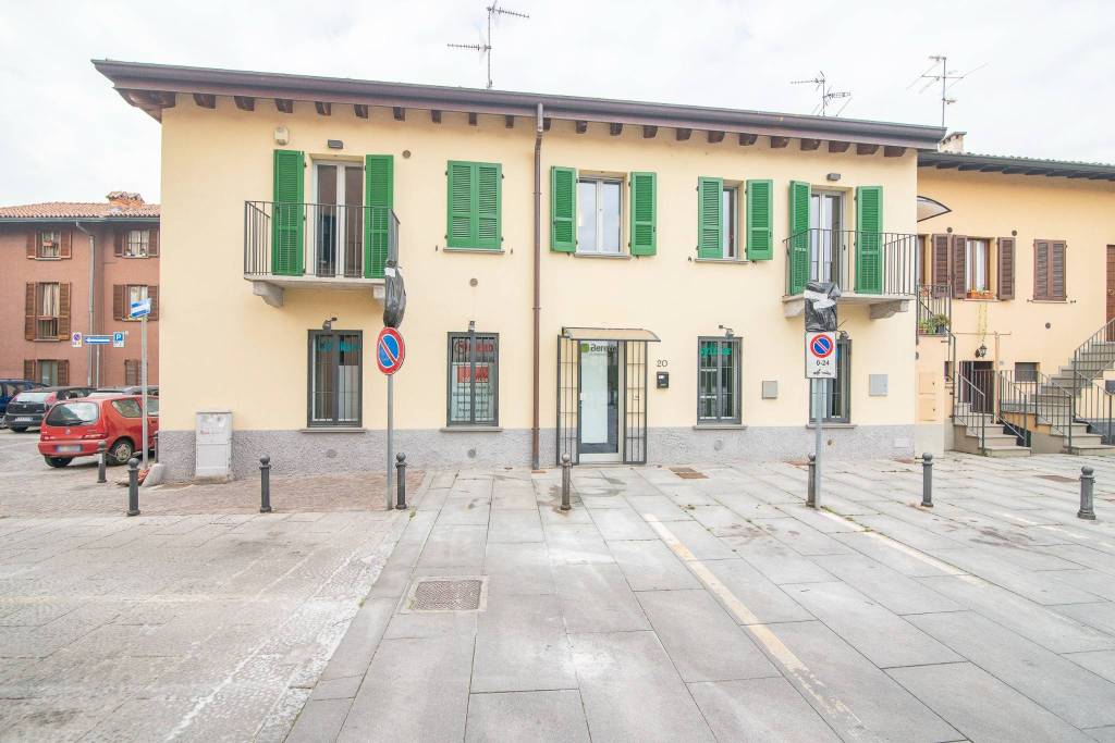 Casa Indipendente in vendita a Cassano d'Adda piazza Generale Perrucchetti