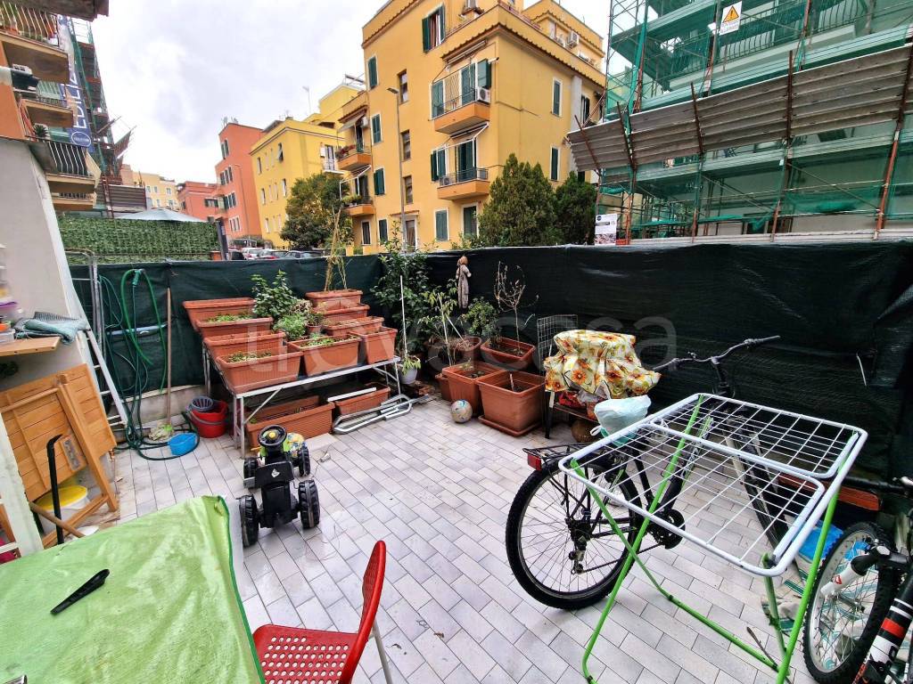 Appartamento in vendita a Roma via dei Licheni