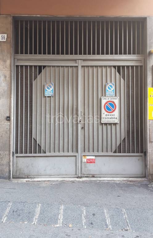 Garage in affitto a Catania via Passo Gravina, 56