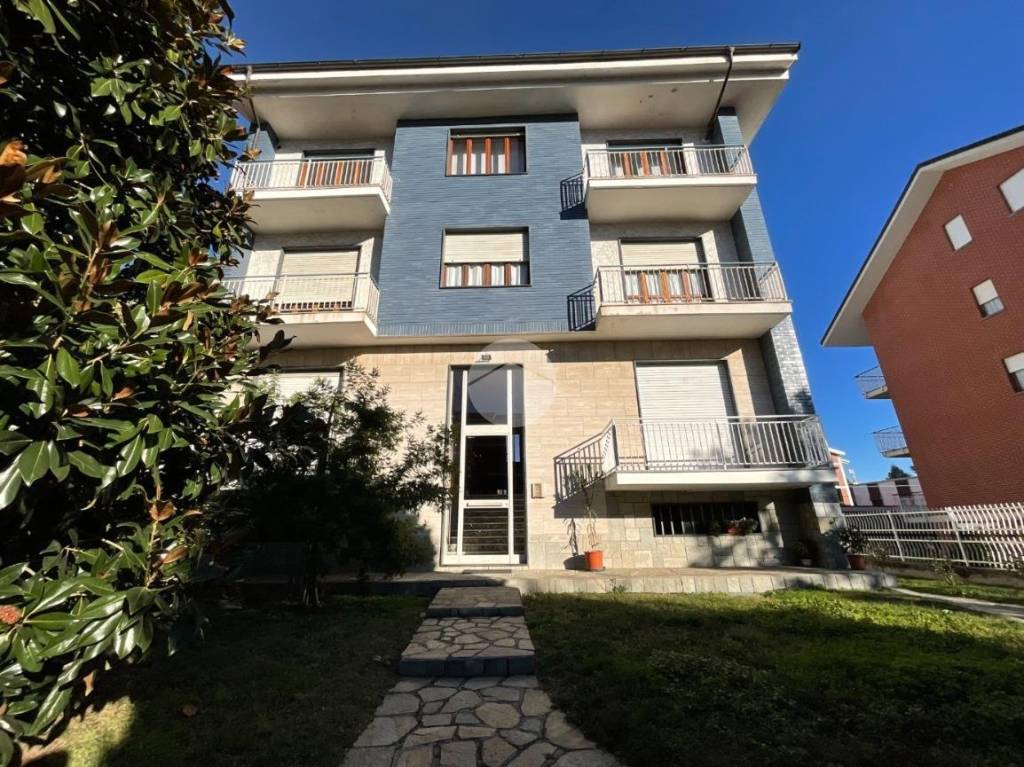 Appartamento in vendita a Leini viale italia, 24