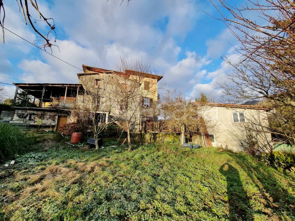 Villa Bifamiliare in vendita a Lumarzo frazione Lagomarsino