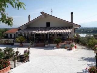 Villa in in vendita da privato a san giovanni incarico via civita farnese, 38