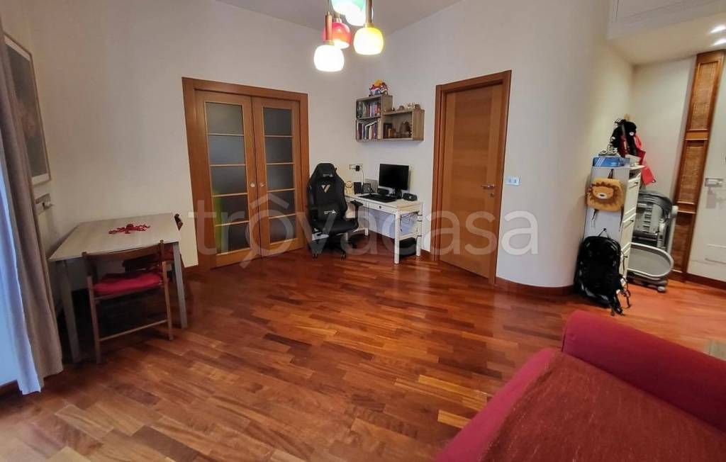 Appartamento in vendita a Roma via Silvio d'Amico