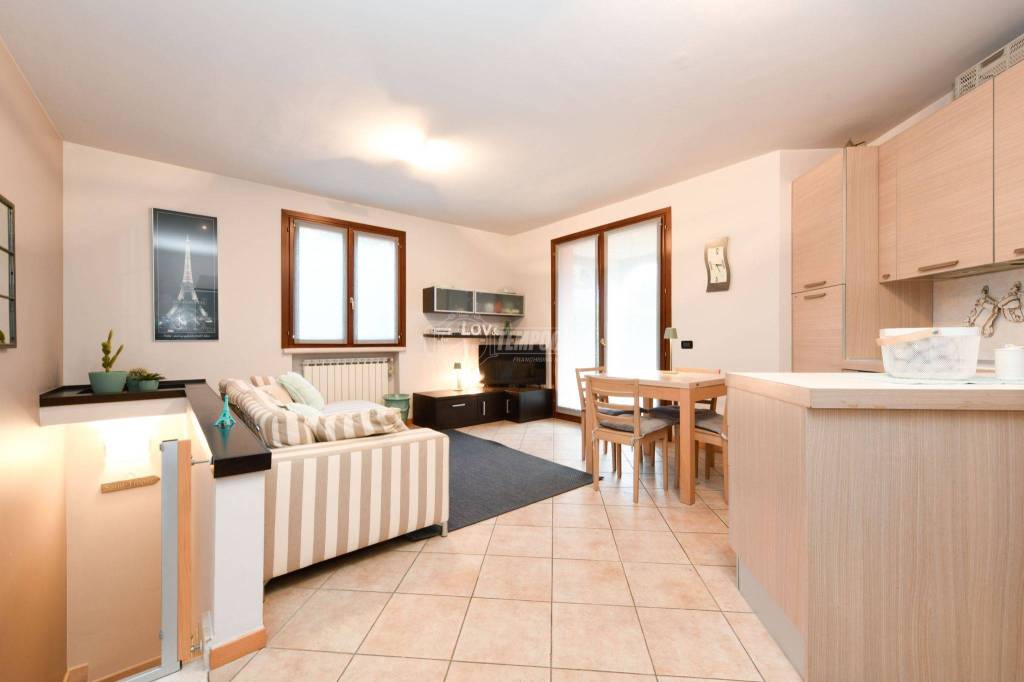 Appartamento in vendita a Moniga del Garda via Sandro Pertini 86