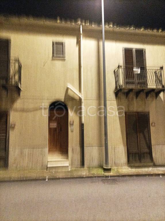 Appartamento in in vendita da privato a Castellana Sicula via Ugo Foscolo, 9