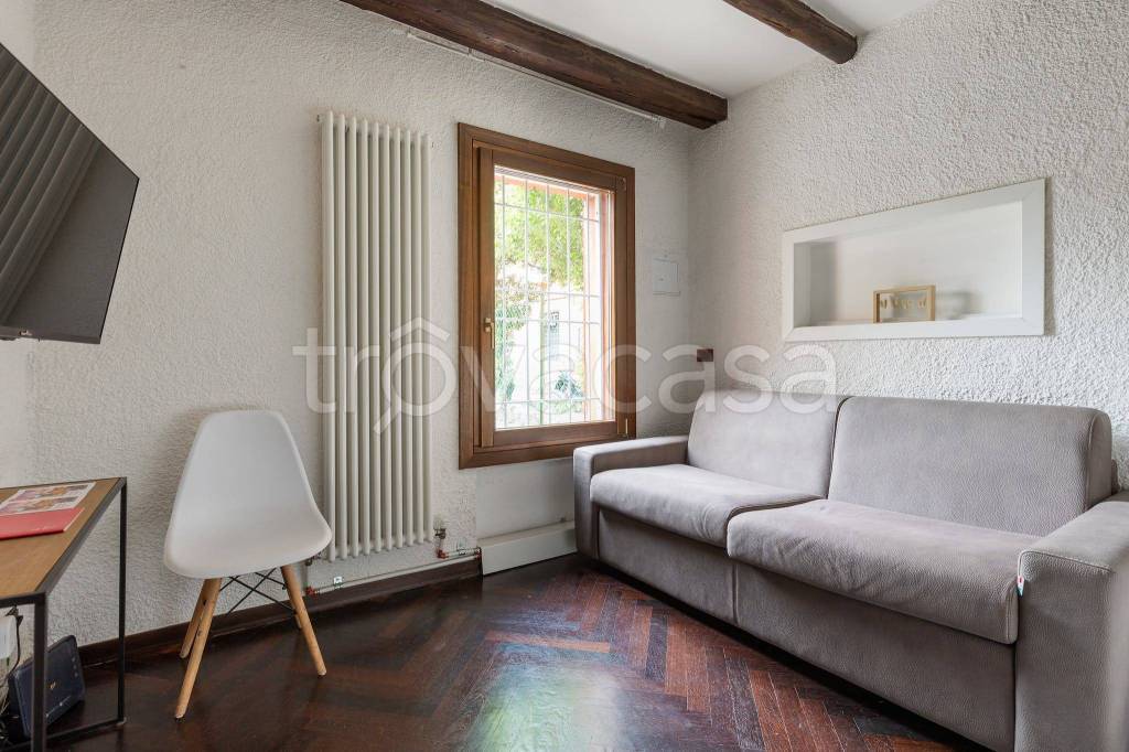 Appartamento in affitto a Bologna via Giuseppe Massarenti