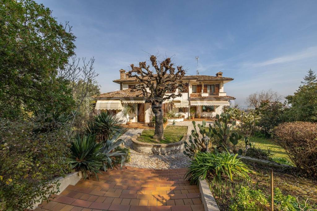 Villa in vendita a Misano Adriatico via Castellaro, 14