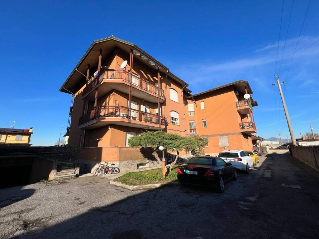 Appartamento in vendita a Castrezzato via Vittorio Veneto, 3