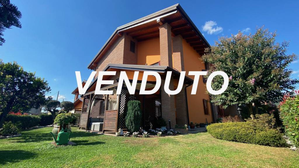 Villa a Schiera in vendita a Sotto il Monte Giovanni XXIII via gattolina, 13