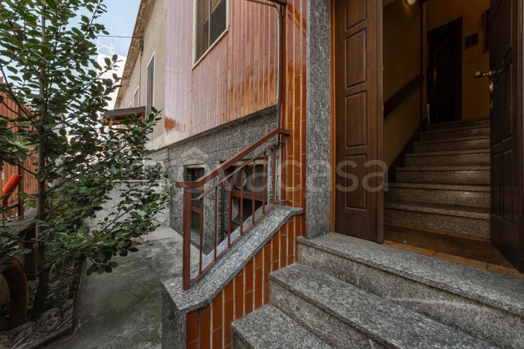 Appartamento in vendita a Rozzano via Cremona