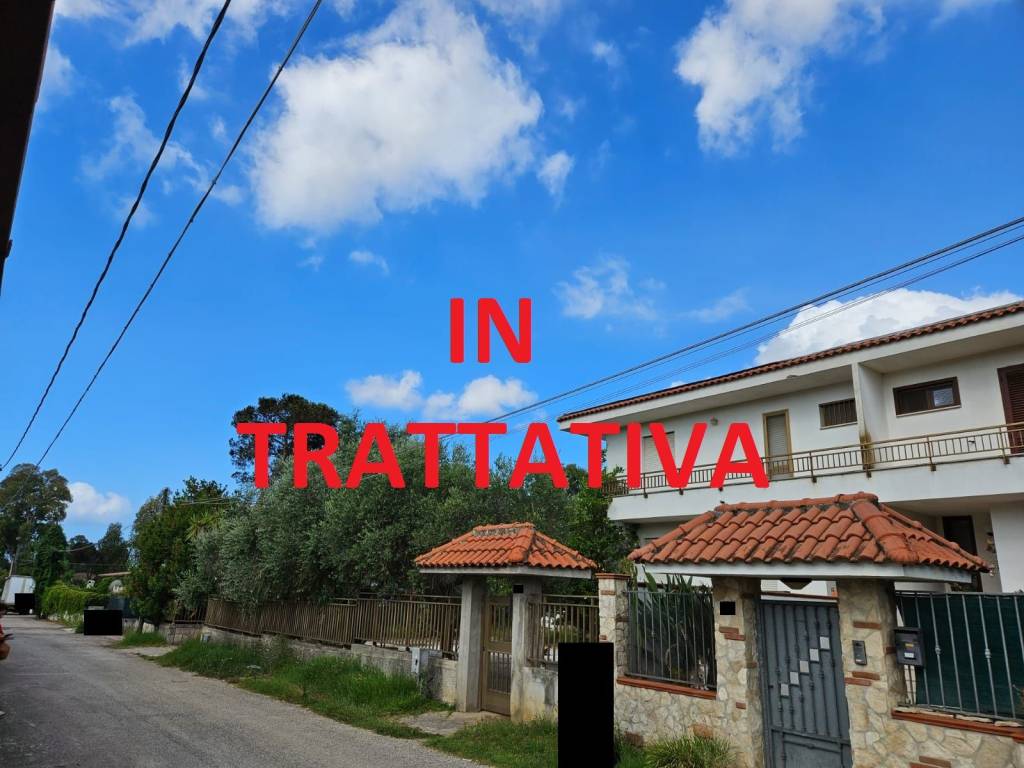 Villa Bifamiliare in vendita a Latina strada Fontanile