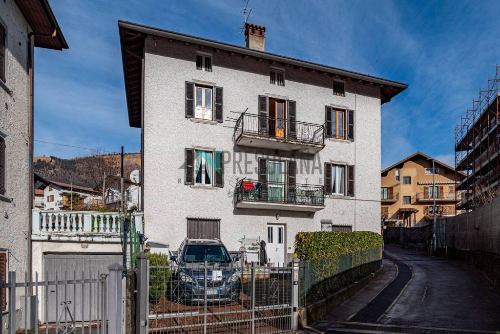 Appartamento in vendita a Fino del Monte via Fra' Leone della Misericordia