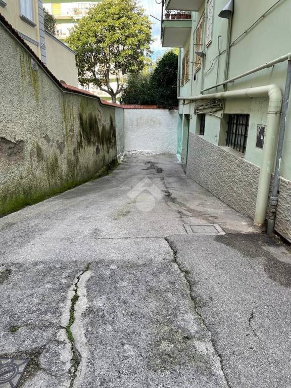 Garage in vendita a Portici via Guglielmo Marconi, 30