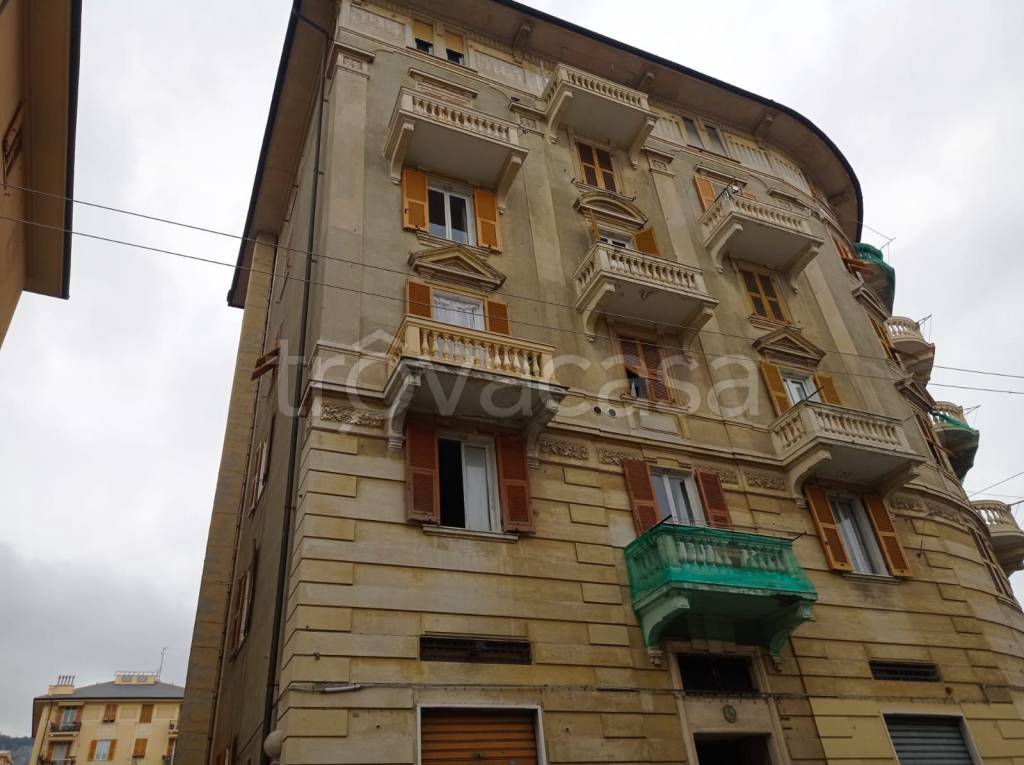 Appartamento in vendita a Genova via San Tomaso d'Aquino