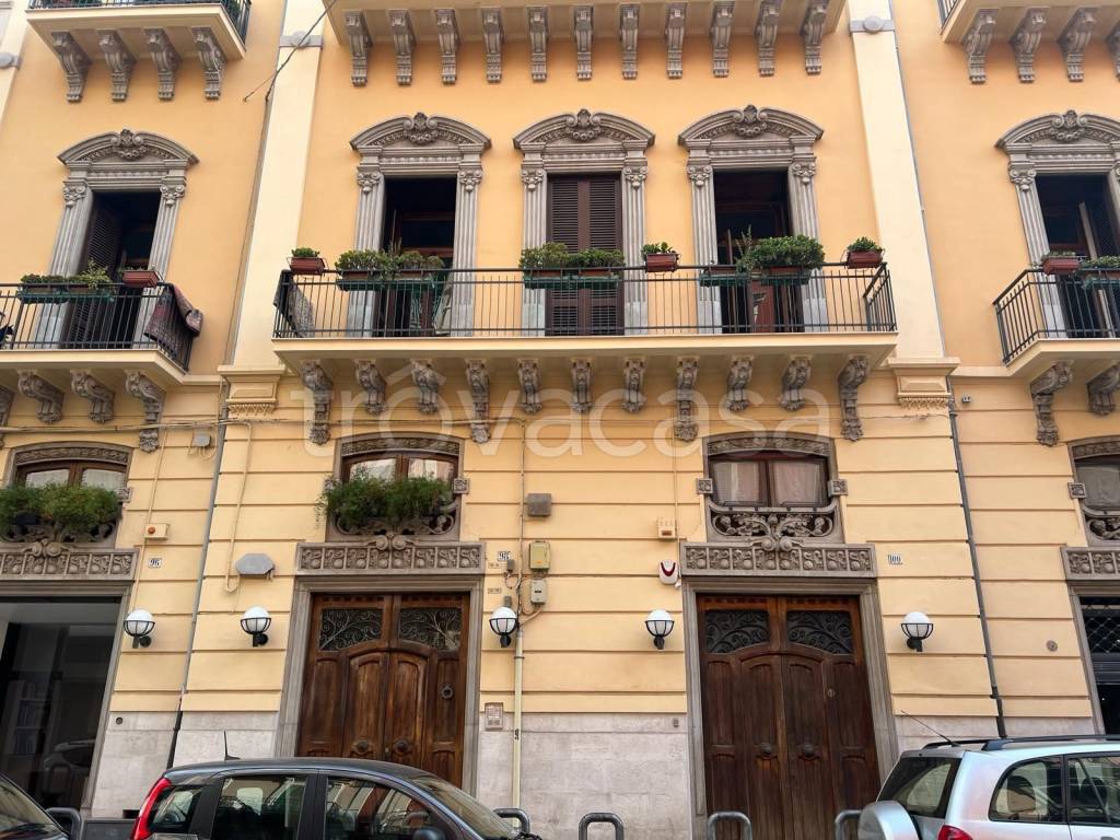 Appartamento in vendita a Bari via Marchese di Montrone