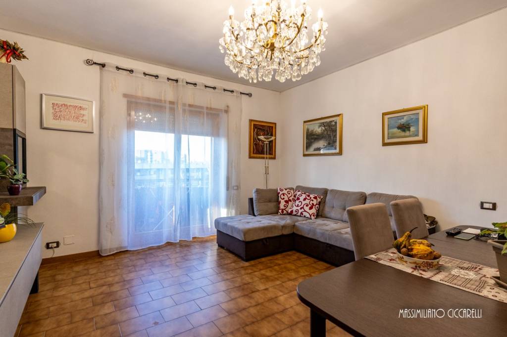 Appartamento in vendita a Roma via Libero Leonardi