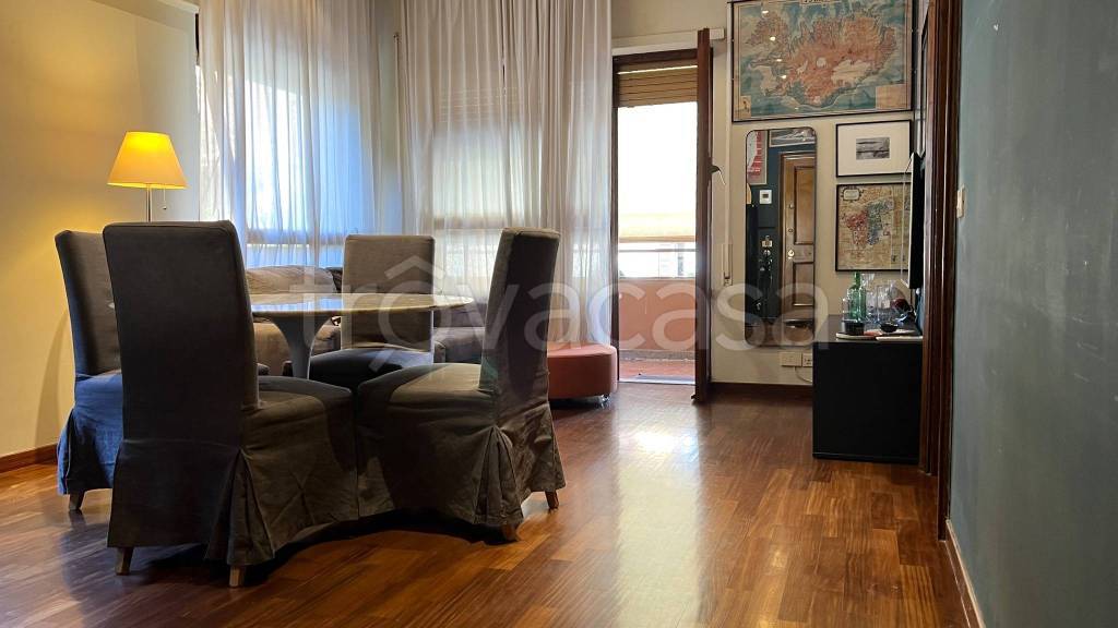 Appartamento in affitto a Roma via Cesare Fracassini, 21