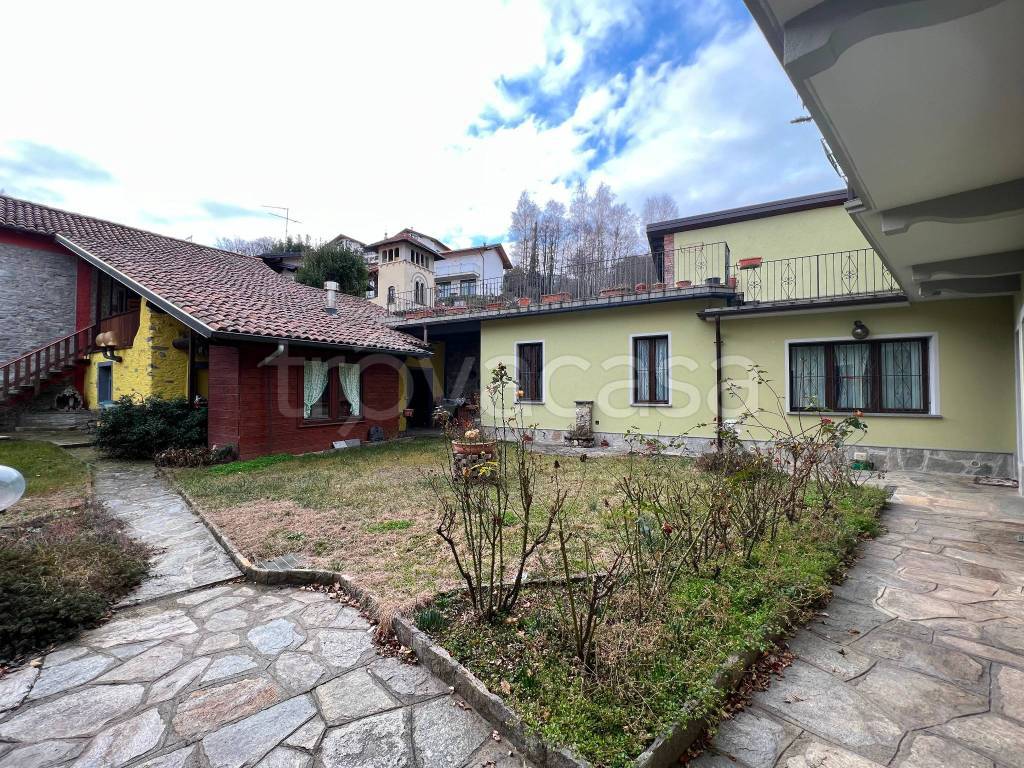 Casale in vendita a Stresa via Umberto I, 21
