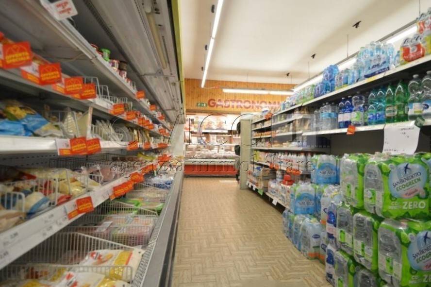 Supermercato/Minimarket in vendita a Orgiano via XXV Aprile, 20
