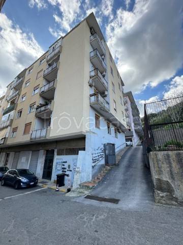Appartamento in affitto a Messina via Antonello Freri, 38