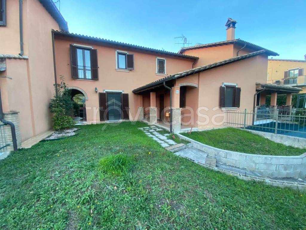 Villa a Schiera in vendita ad Arrone vocabolo Colleporto