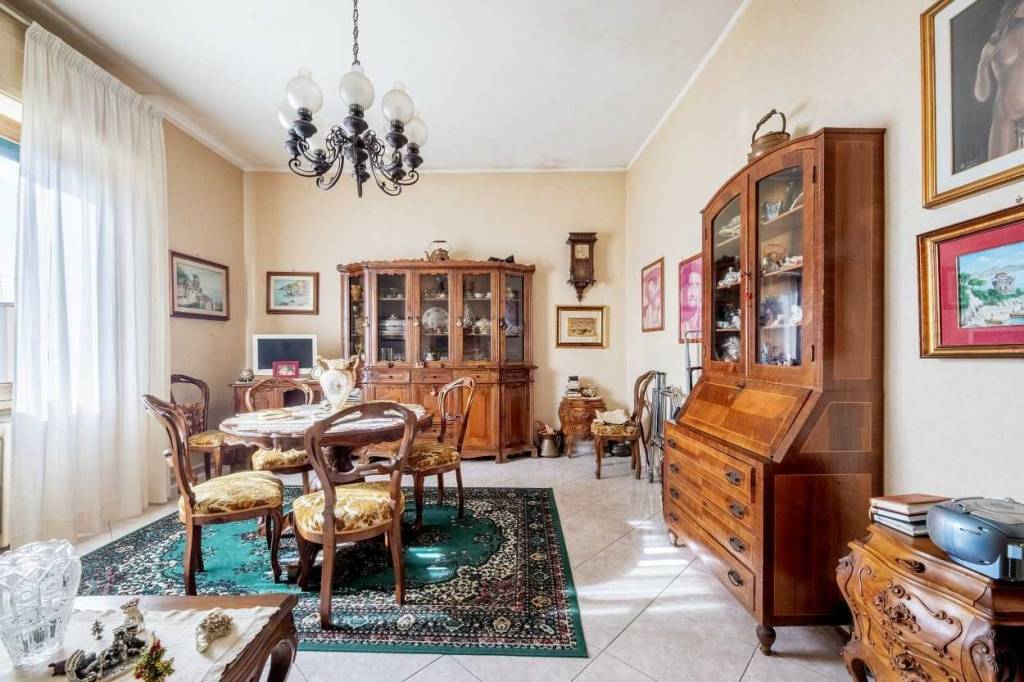 Appartamento in vendita a Roma via delle Vigne Nuove, 43