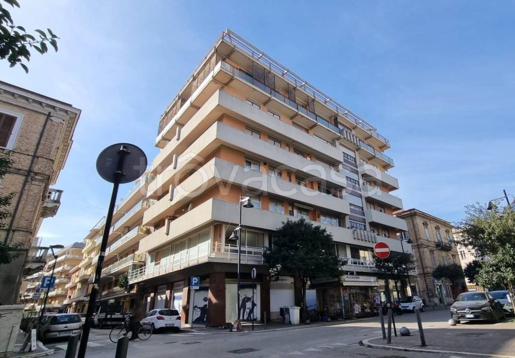 Appartamento in vendita a Pescara via Nicola Fabrizi, 111