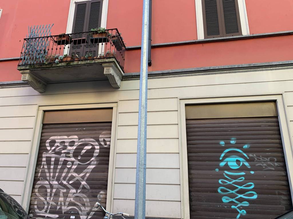 Negozio in affitto a Milano via Scipione Pistrucci, 10