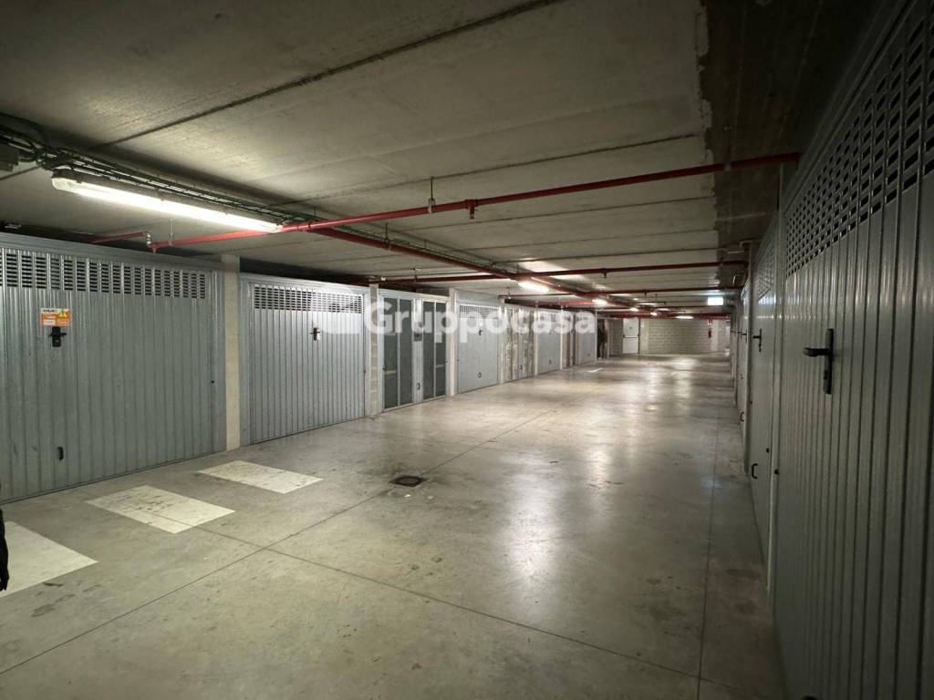 Garage in vendita a Milano via Paolo Sarpi, 53