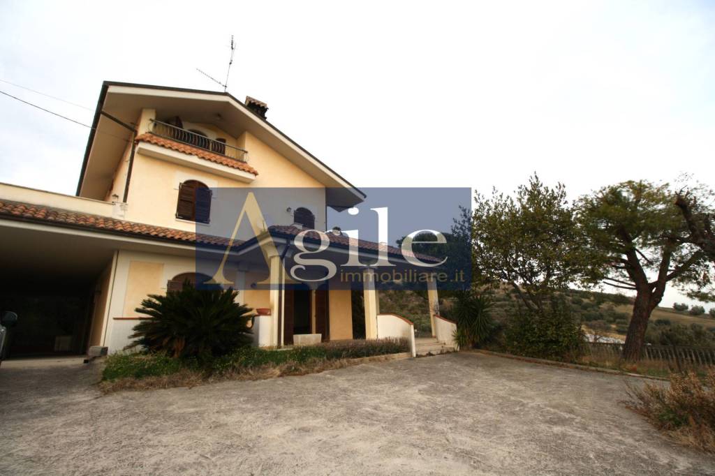 Villa a Schiera in vendita a San Benedetto del Tronto contrada monte cretaccio