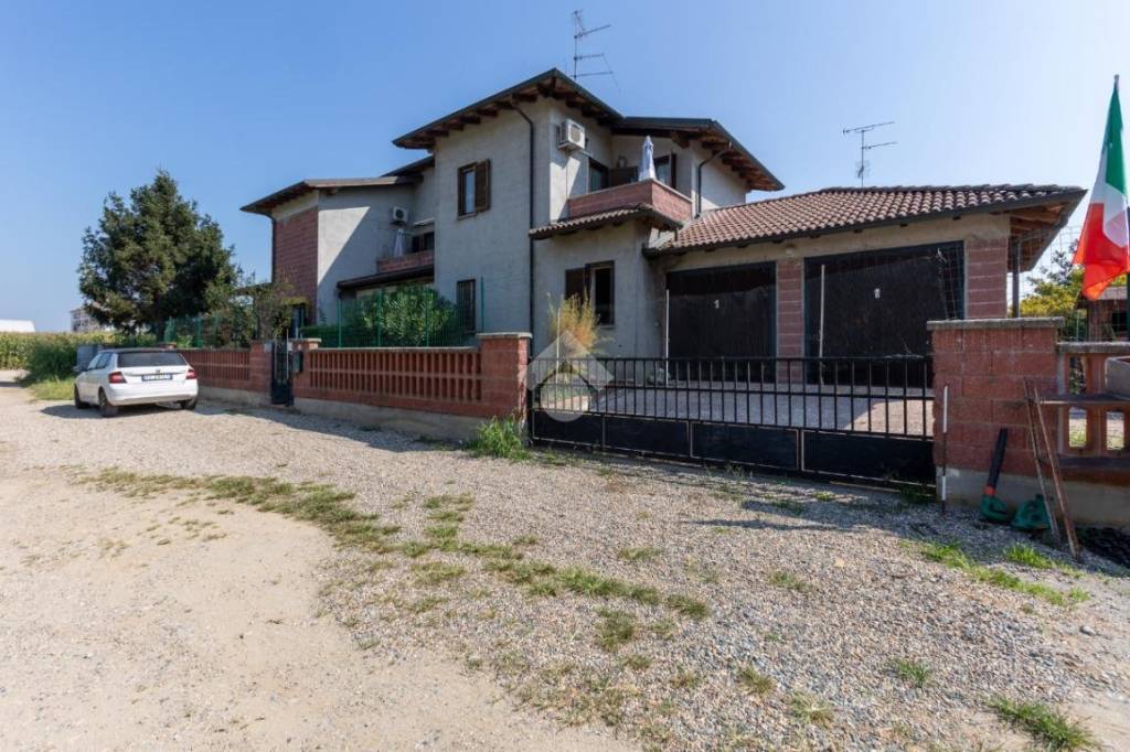 Villa Bifamiliare in vendita a Vercelli via Spagna, 15