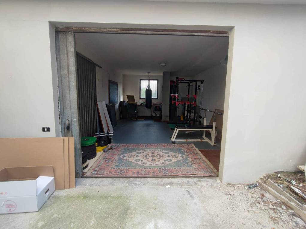 Garage in vendita ad Ascoli Piceno via delle Zeppelle