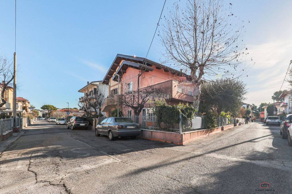Casa Indipendente in vendita a Riccione viale l'Aquila