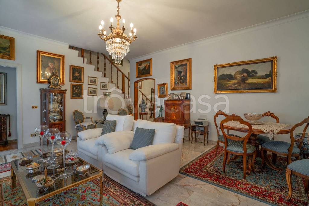 Villa a Schiera in vendita a Roma via del Casale Agostinelli