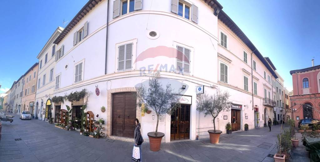 Ufficio in affitto a Foligno via Piermarini, 16