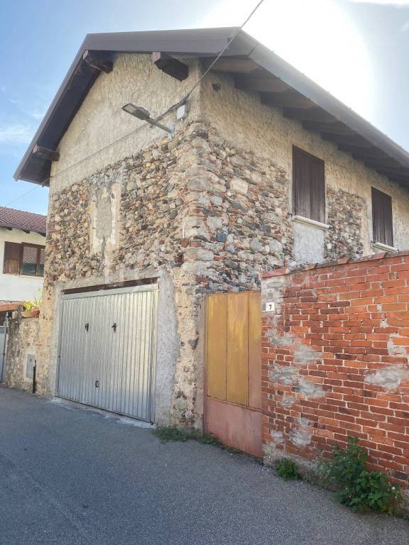 Casale in in vendita da privato a Fontaneto d'Agogna via Dante Alighieri, 7
