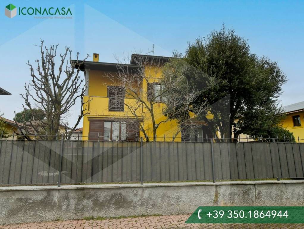 Villa in vendita a Parabiago via Giacomo Zanella, 86