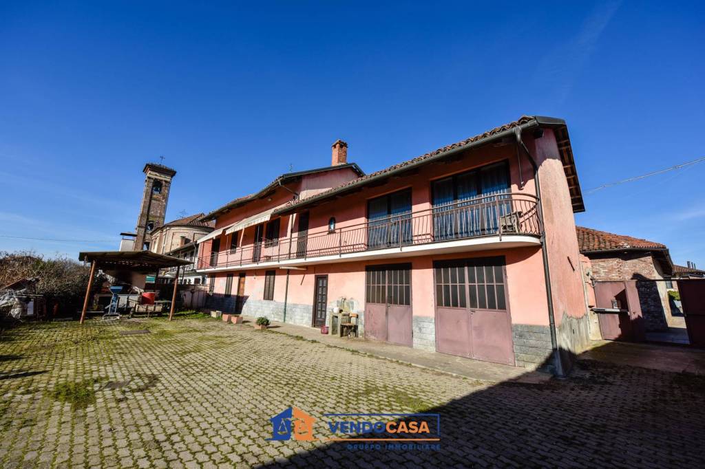 Villa in vendita a Carignano frazione Tetti Peretti, 18