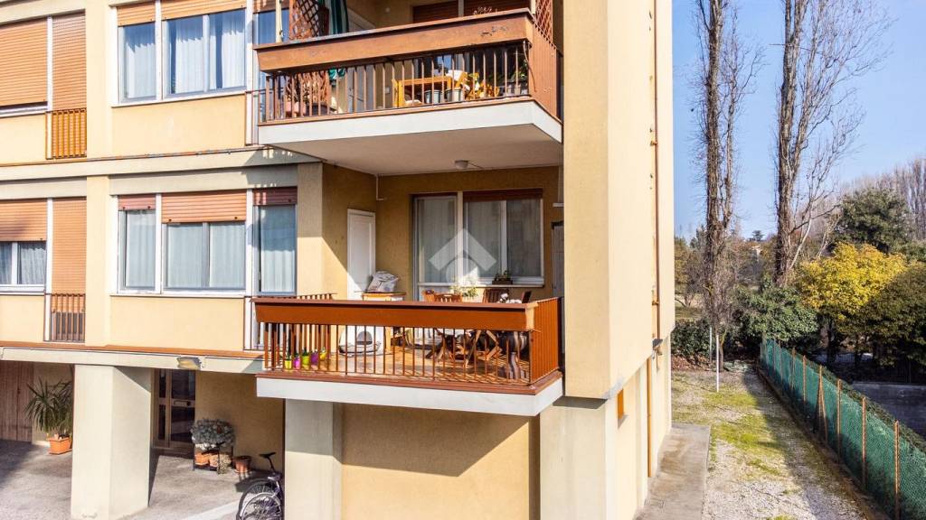 Appartamento in vendita a Parma via Castone di Rezzonico, 37