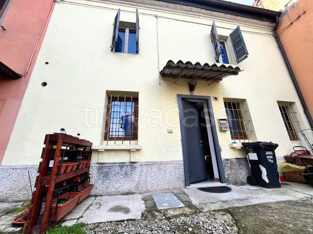 Casa Indipendente in vendita a Caorso via Roma