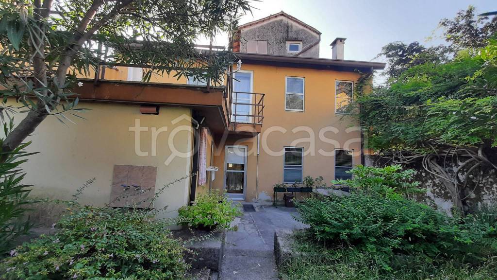 Casa Indipendente in vendita a Udine via Superiore
