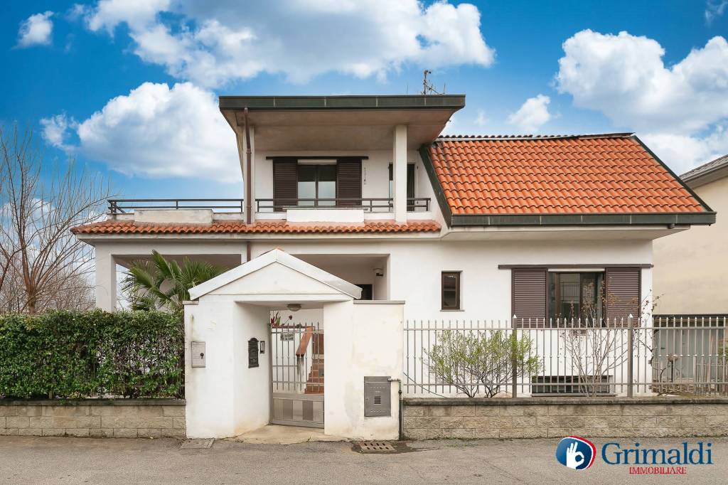 Villa in vendita a Lainate via Silvio Pellico, 20