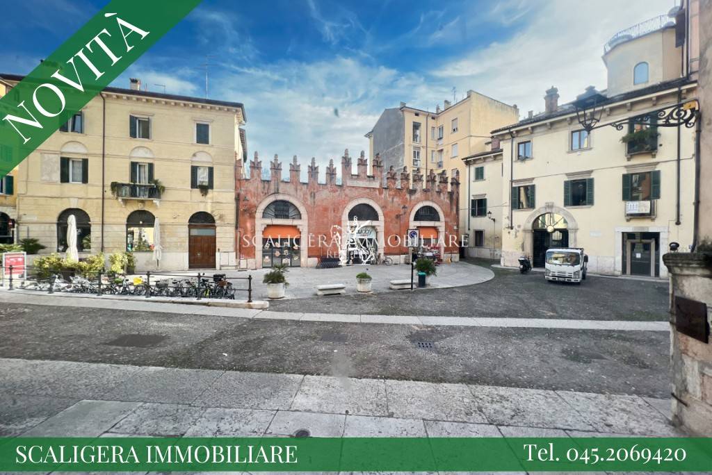 Negozio in vendita a Verona piazzetta Pescheria