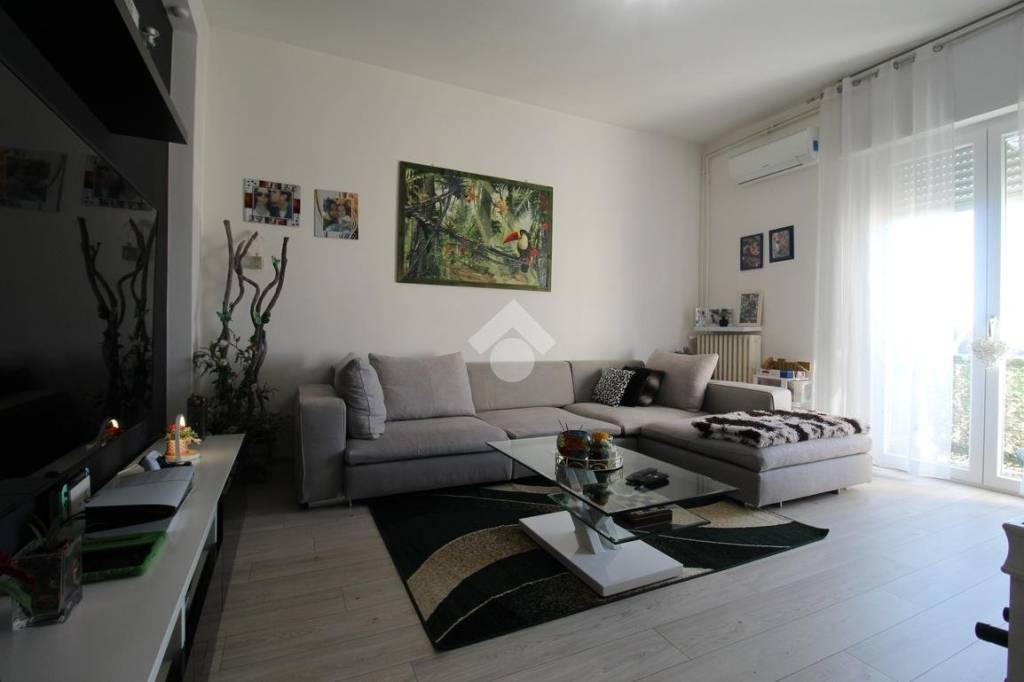 Appartamento in vendita a Rescaldina via Bossi, 50