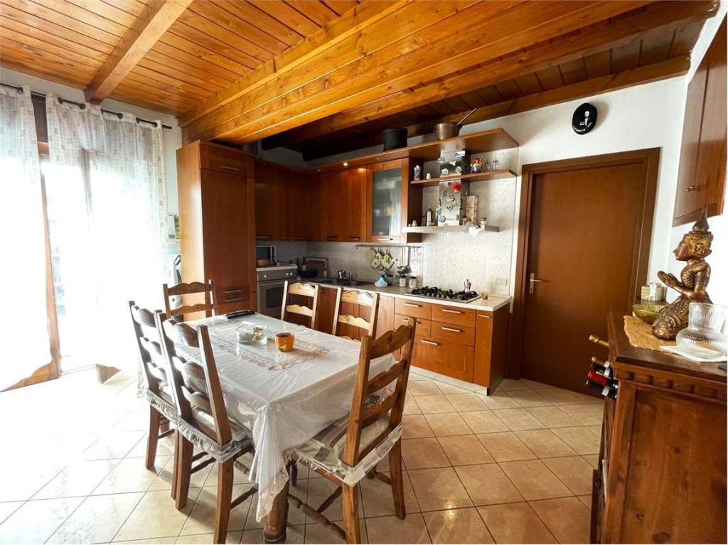 Appartamento in vendita a Cislago via Magenta, 59