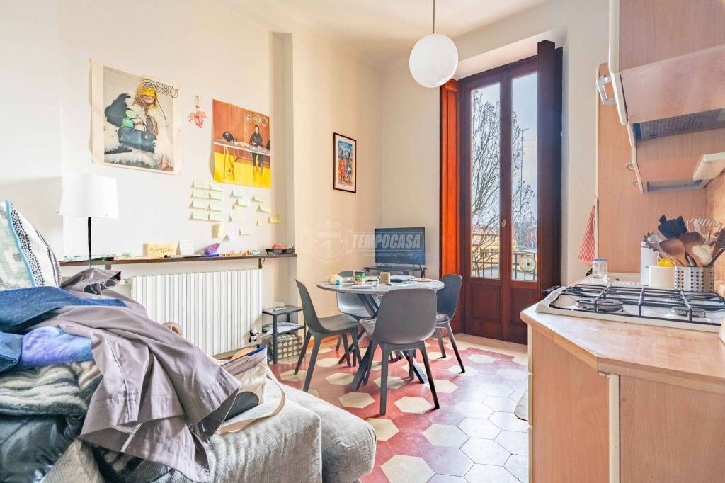 Appartamento in vendita a Milano via Giulio Carcano