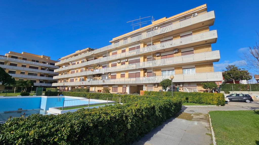 Appartamento in vendita ad Ardea via Aosta, 53